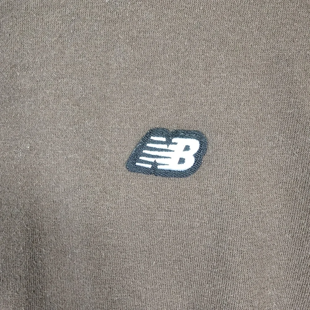 New Balance Boys‎ XL 18/20 Brown Short Sleeve Logo T-Shirt Crew Neck Sporty